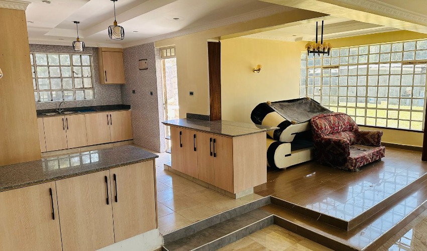 Stunning 5-Bedroom House for Sale in Kitengela â€“ Ksh 24M 2